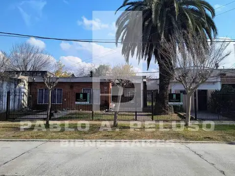 VENTA CASA 4 AMBIENTES Y MONOAMBIENTE EN MERLO. ZONA OESTE. BUENOS AIRES.