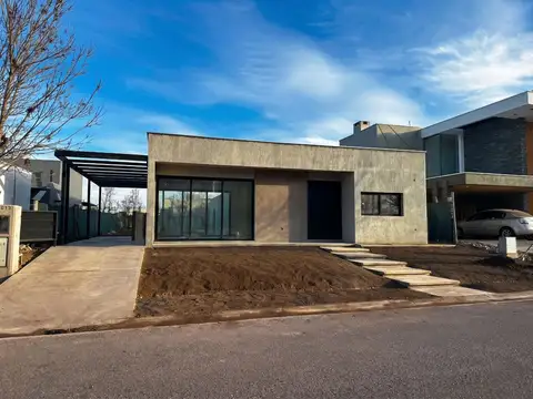 CASA EN VENTA BARRIO PRIVADO LAR DE VIEYTES III