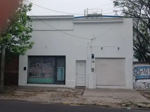 Venta Casa 2 ambientes locales patio en Quilmes