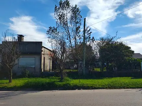 Casa 1 Dormitorio en Venta en Dolores amplio Lote