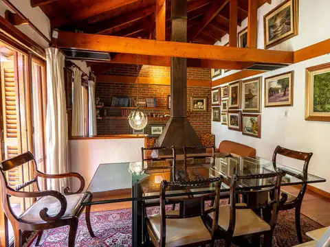 Casa 4 ambientes con 2 baños