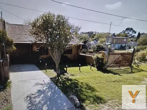 Casa en venta - 4 Dormitorios 2 Baños - Santa Clara Del Mar