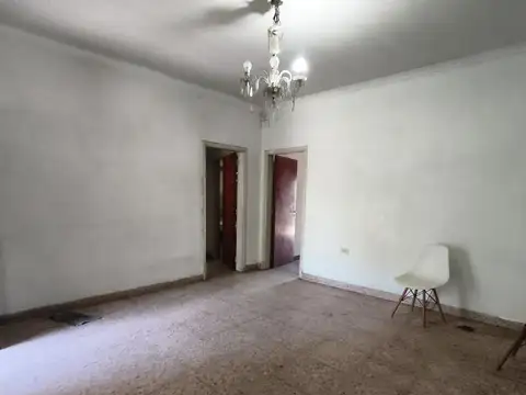 Casa en Alquiler en Lisandro Olmos Etcheverry, $ 800.000