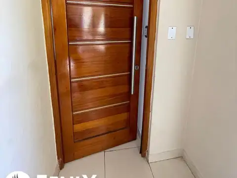DF698 - DEPTO EN VENTA Z/ AV. LAVALLE Y AV. BUSTAMANTE