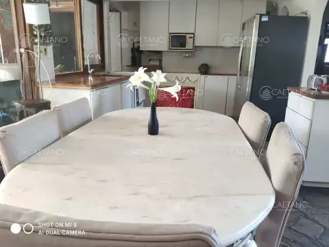 Casa 5 ambientes con 2 baños