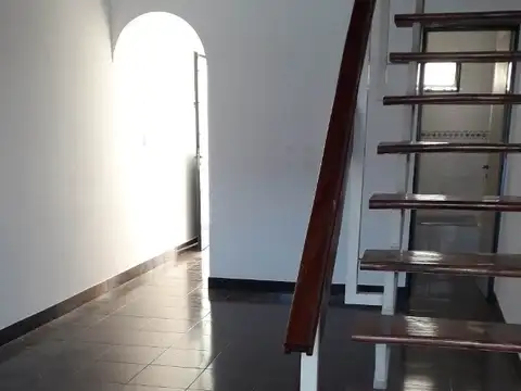 ¡NUEVO VALOR! COMODO DUPLEX DE 2 AMBIENTES EN VENTA EN SAN JUSTO. DE 45 M2 TOTALES
