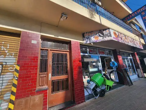 AV. JUAN DOMINGO PERON 4200, Piso 2