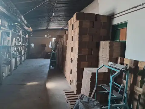 Galpón en 3 plantas mixtura 2 Goya y Moron