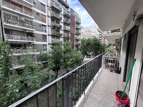 3 AMB FTE C/BALCON MUY LUMINOSO - AMOBLADO