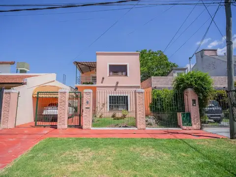 VENTA CASA 5 AMB, JARDÍN, QUINCHO, APTO CRÉDITO