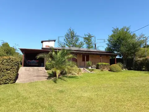 Amplio Chalet con vistas a las sierras