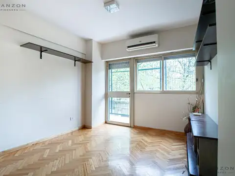 Yapeyú al 400 Departamento de 3 ambientes con balcón al frente en Almagro