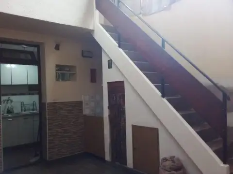 Depto Tipo Casa en Venta 70 años