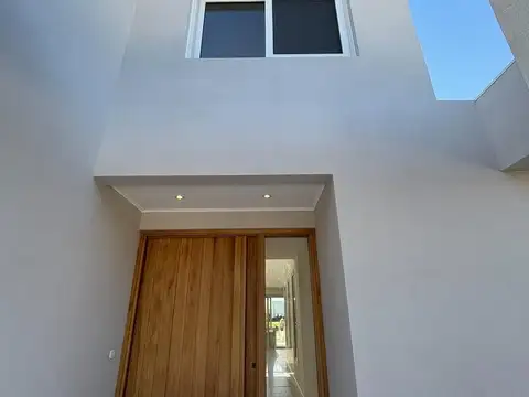 Casa en Venta en Laguna Grande, USD 629.000