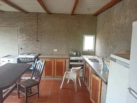 VENTA DE PROPIEDAD EN EL ACCESO AL  CAMPING HALCON HELVECIA .