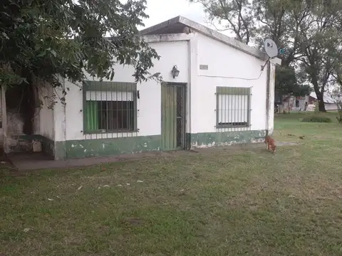 Granja avícola completa habilitada.
