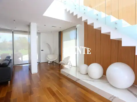 Casa en Alquiler de 4 dormitorios