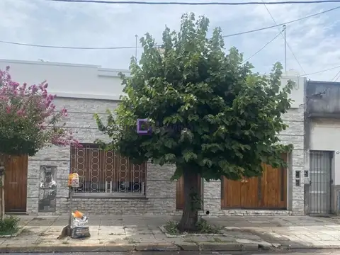 PH en venta de 2 dormitorios c/ cochera en Lomas del Mirador