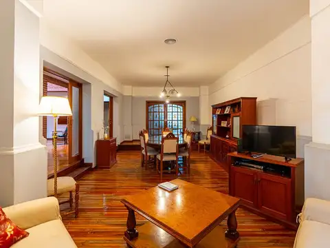 VENTA CASA 3 DORM. COCHERA JARDIN Y PILETA