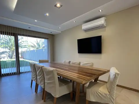 Casa 6 ambientes con 3 baños
