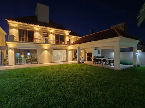Casa en Alquiler de 4 dormitorios