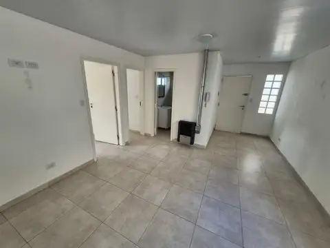 Depto Tipo Casa en Alquiler en Pompeya, $ 880.000
