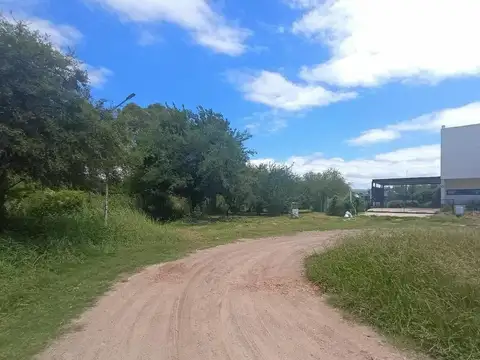 TERRENO EN VENTA 800 mts Villa Catalina 1era etapa