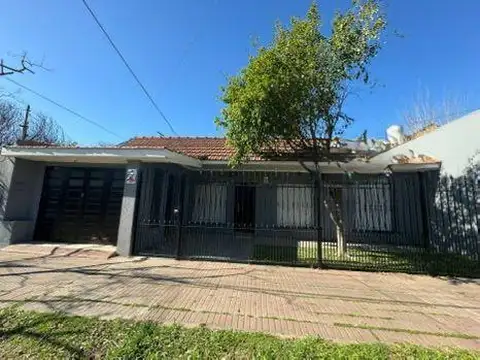 Casa en venta Temperley Refaccionada