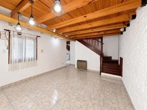 VENTA DUPLEX 3 AMBIENTES EN BERNAL