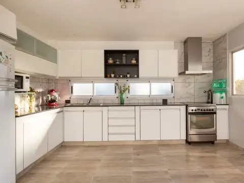 Casa 5 ambientes con 3 baños
