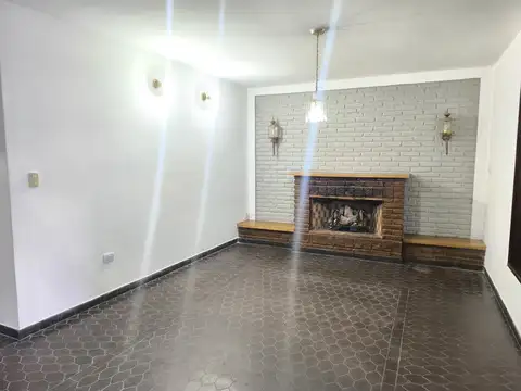 Casa en Alquiler en Villa Luro, $ 2.000.000