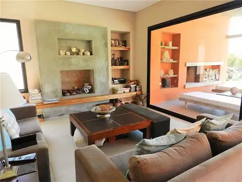 Casa en Alquiler Temporal con 3 cocheras