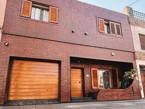 CASA EN EXCELENTE UBICACIÓN