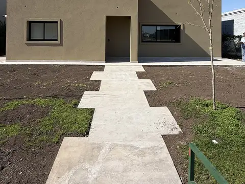 Moderna casa de 5 ambientes a estrenar