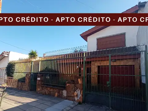 Casa cuatro ambientes + Consultorio en muy buena ubicación