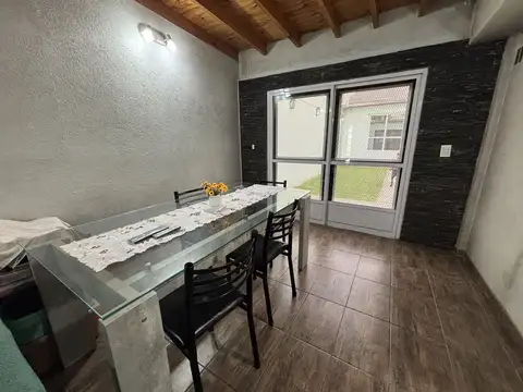 Casa 3 ambientes con 2 baños