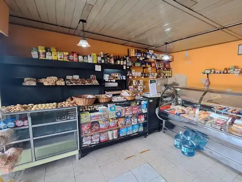Panaderia sobre dos lotes con salida a dos calles Ruta 3