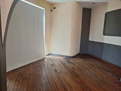 Local en Alquiler Via Púb.