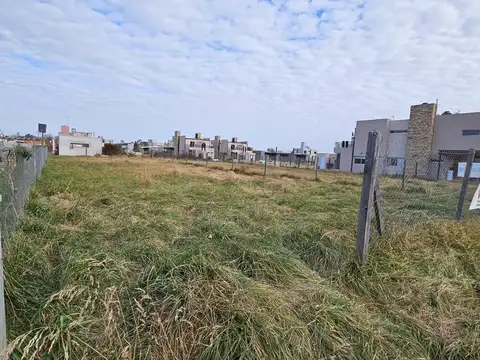 Terreno en  venta 653 M2 Funes Norte