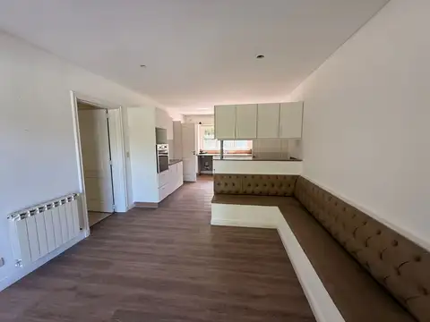 Casa 4 ambientes con 5 baños