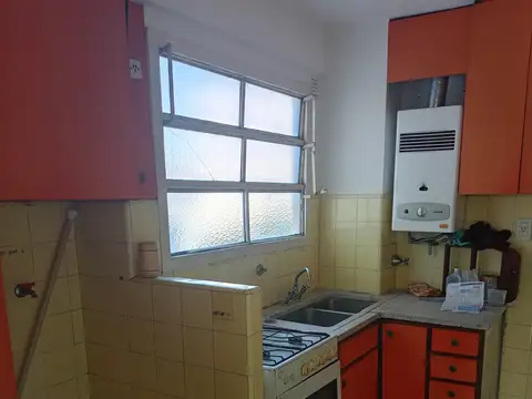 EXCELENTE 2 AMBIENTES al frente  todo luz  