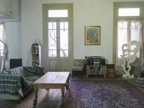 PH de 3 ambientes con patio y entrada indep.