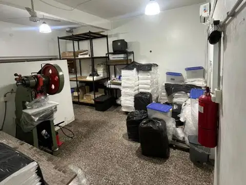 Local en Alquiler en Avellaneda, $ 700.000