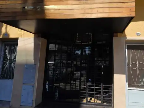 Venta de PH 3 amb con cochera y 2 Locales comerciales -Villa Bosch