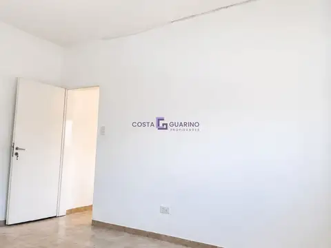 PH de 2 ambientes con patio y terraza ubicado en esquina Jujuy y Gavilán