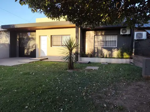 VENTA - CASA DOS DORMITORIOS CON COCHERA Y PARRILLERO - TIERRA DE SUEÑOS 2, ROLDÁN