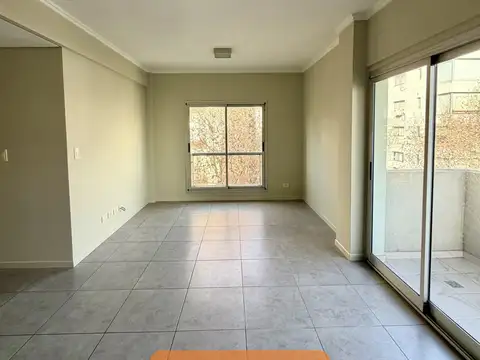 Departamento en Alquiler en Caseros, $ 700.000