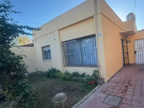 Pablo Areguati 1200
