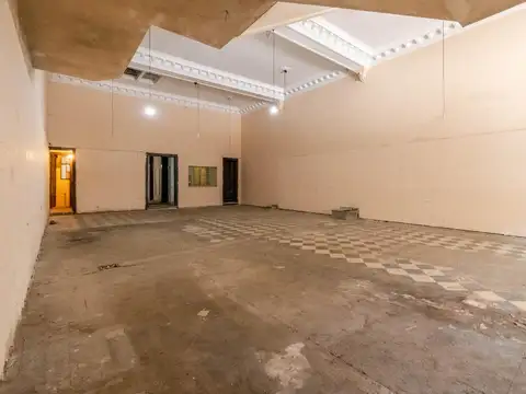 Alquiler Local Comercial 328m2 -  Av Caseros - Parque Patricios
