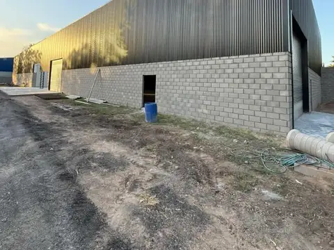 Galpon en Alquiler en Francisco Alvarez, USD 4.000